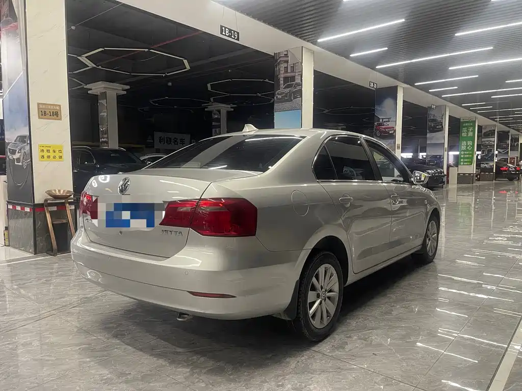 Volkswagen Jetta — миниатюра 4