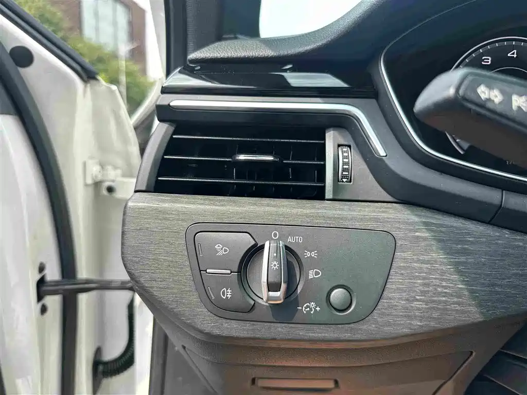 Audi A4L — миниатюра 16