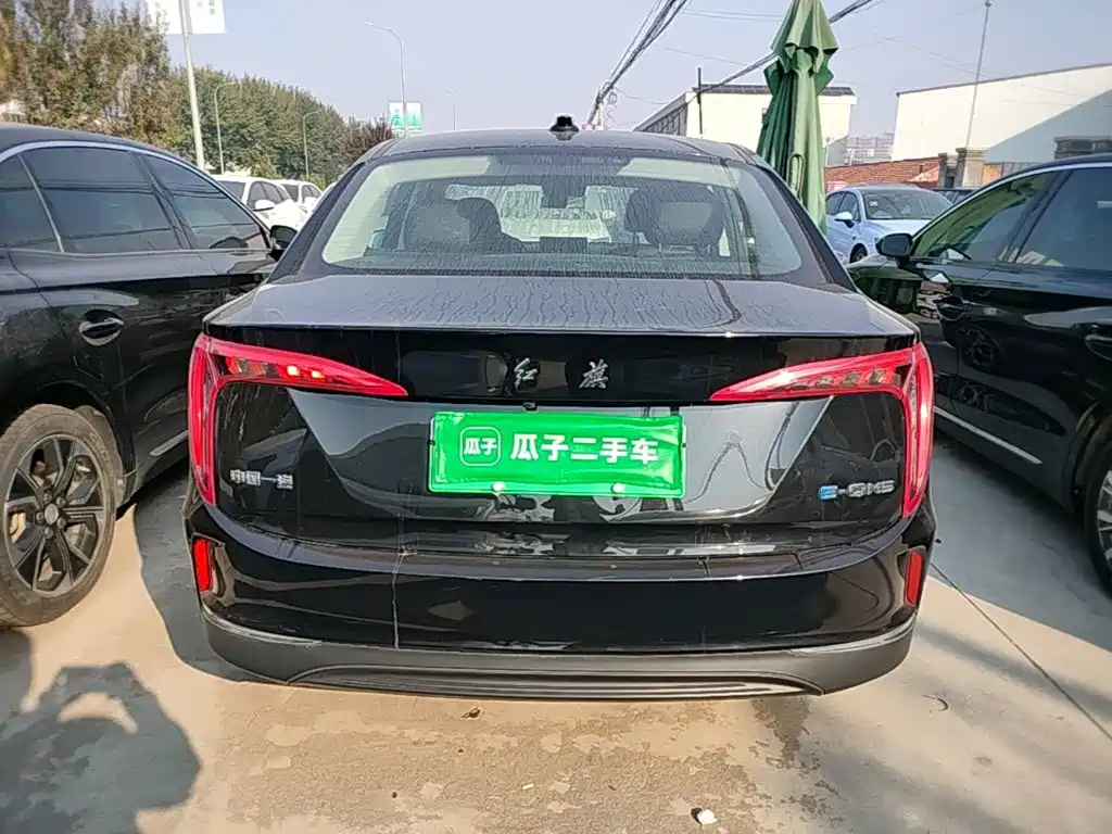 Hongqi Hongqi E-QM5 — миниатюра 6