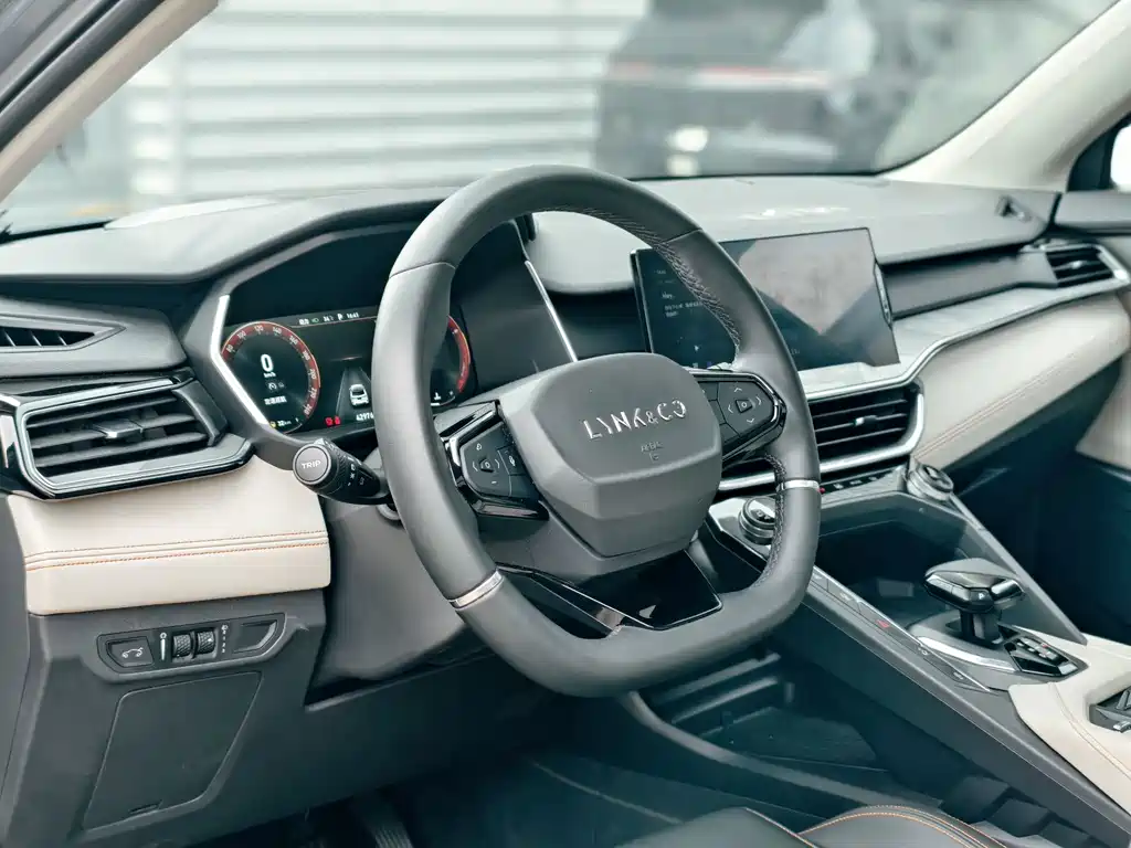 Lynk & Co 06 EM-P — миниатюра 13