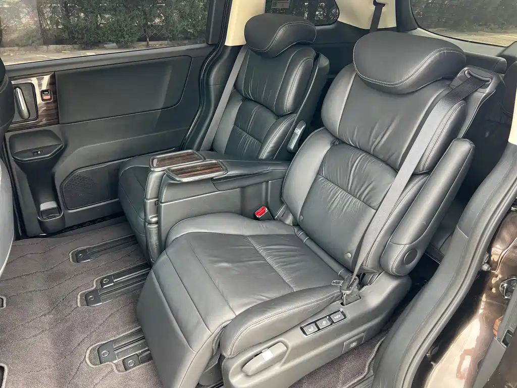 Honda Elysion — миниатюра 18