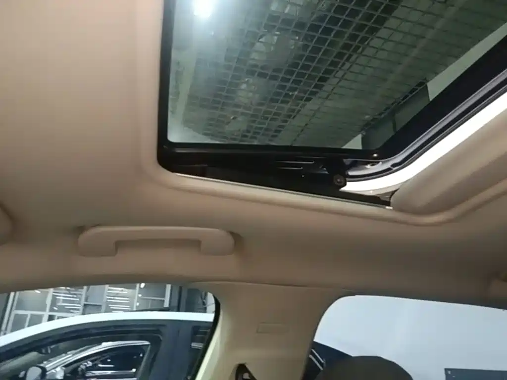 Peugeot 408 — миниатюра 18