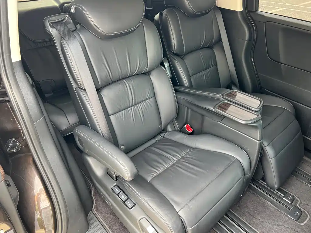 Honda Elysion — миниатюра 8