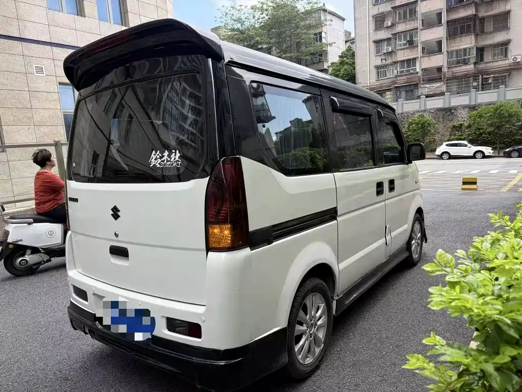Suzuki Landi — миниатюра 4