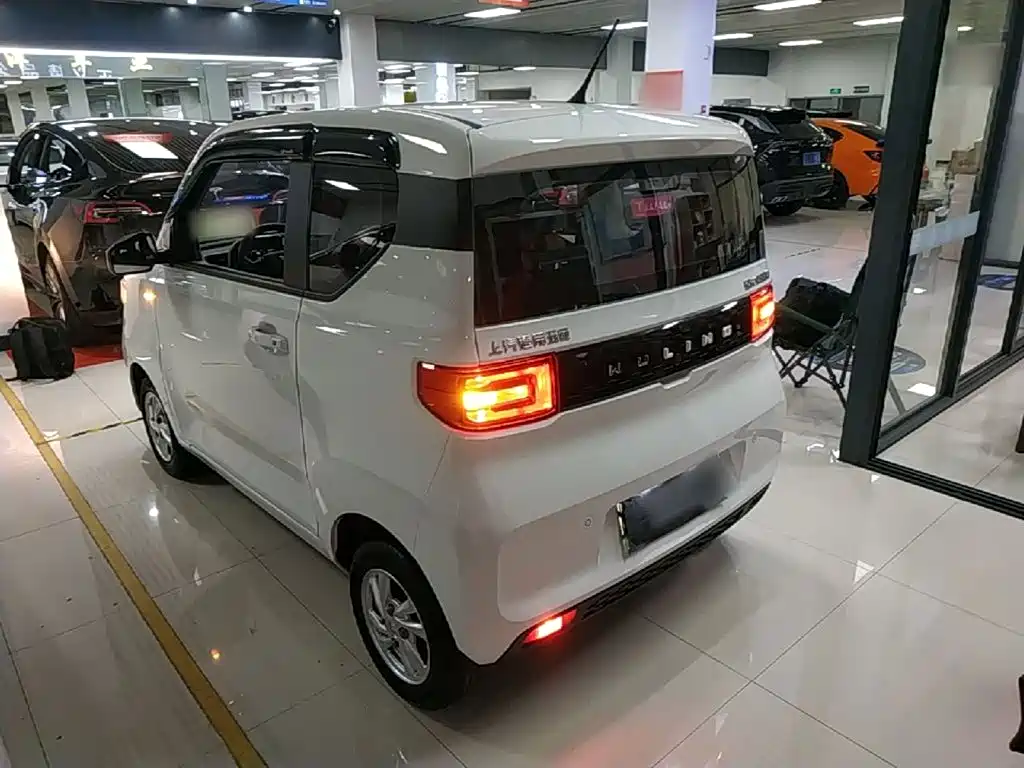 Wuling MINIEV — миниатюра 5