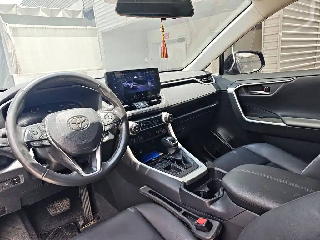 Toyota RAV4 2023 2.0L CVT Plus