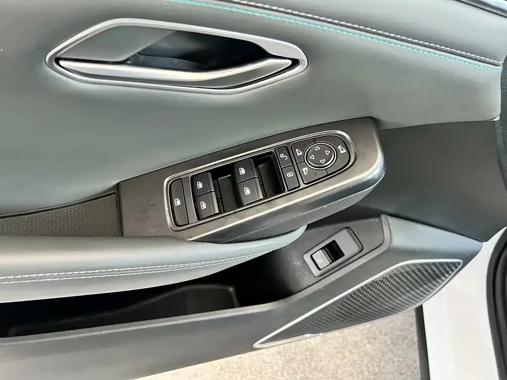 BYD L DM-i — миниатюра 14