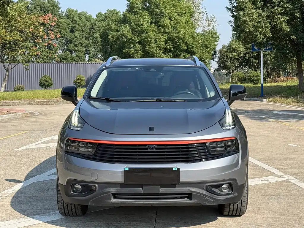 Lynk & Co 01 — миниатюра 2