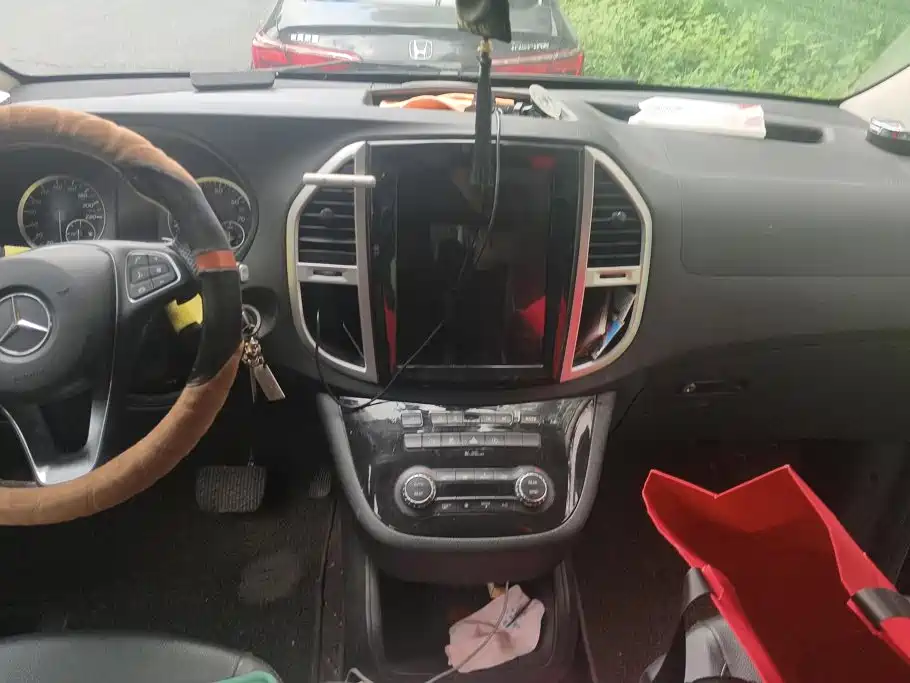 Mercedes-Benz Vito — миниатюра 13
