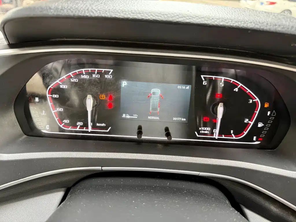 MAXUS V80 — миниатюра 17