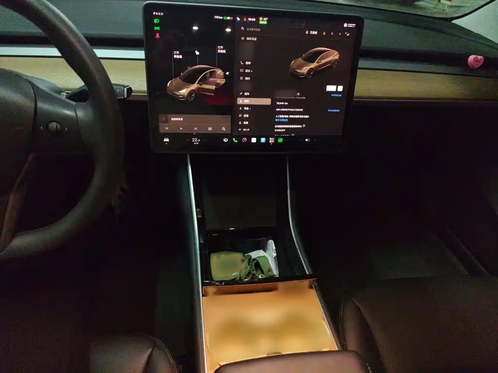 Tesla Model 3 — миниатюра 6
