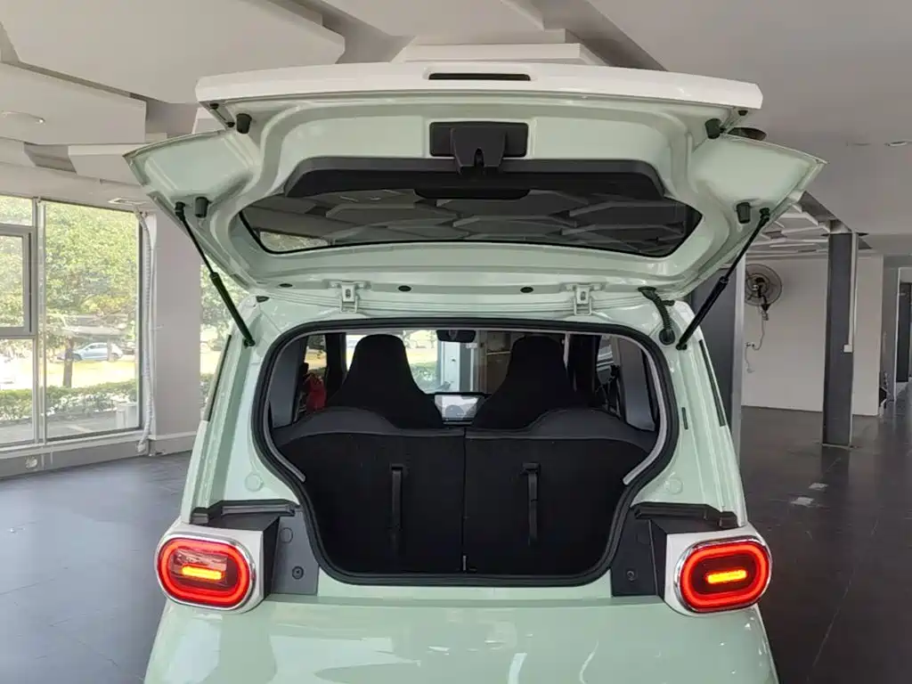 Wuling MINIEV — миниатюра 19