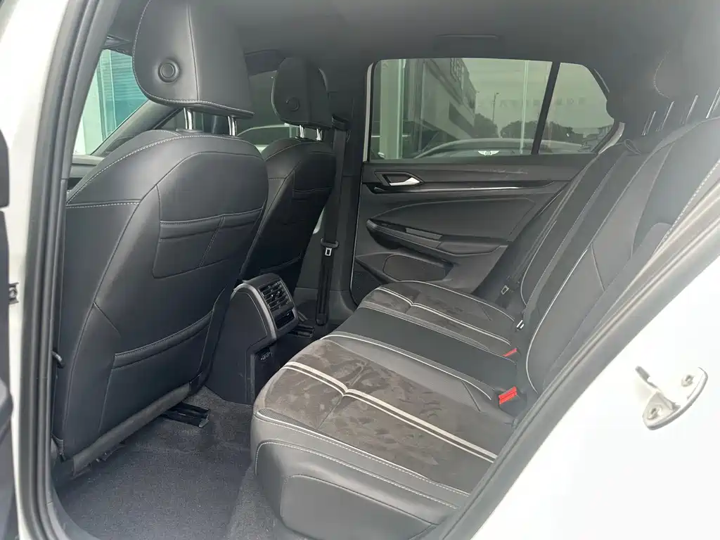 Volkswagen Golf — миниатюра 6
