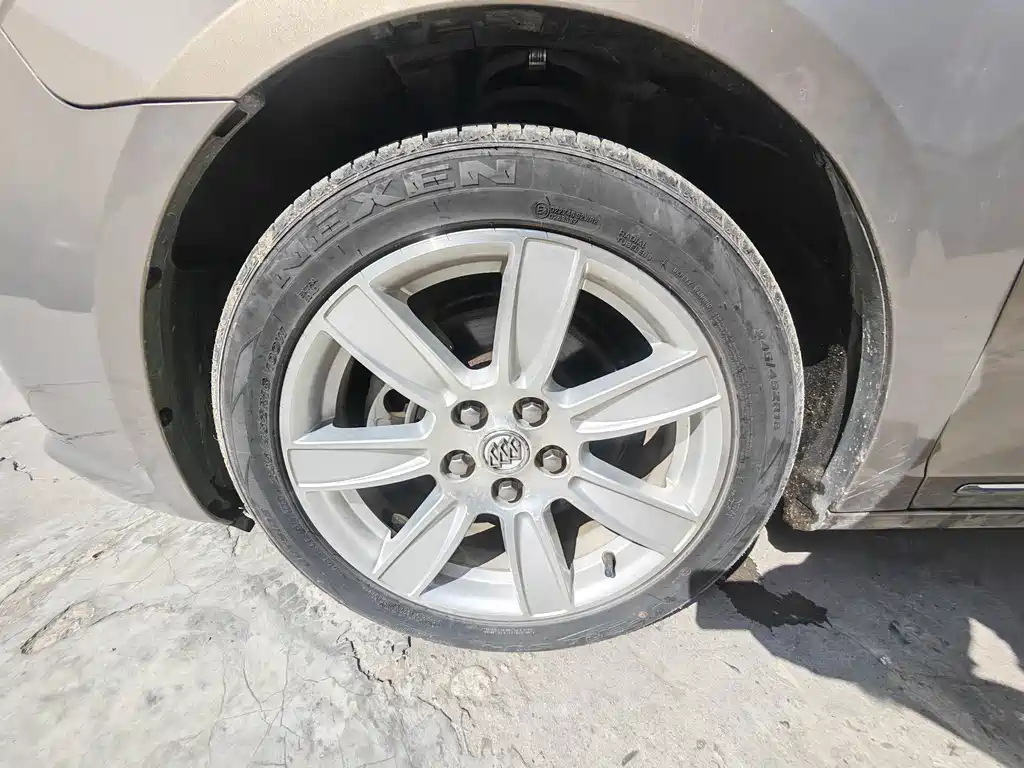 Buick LaCrosse — миниатюра 13