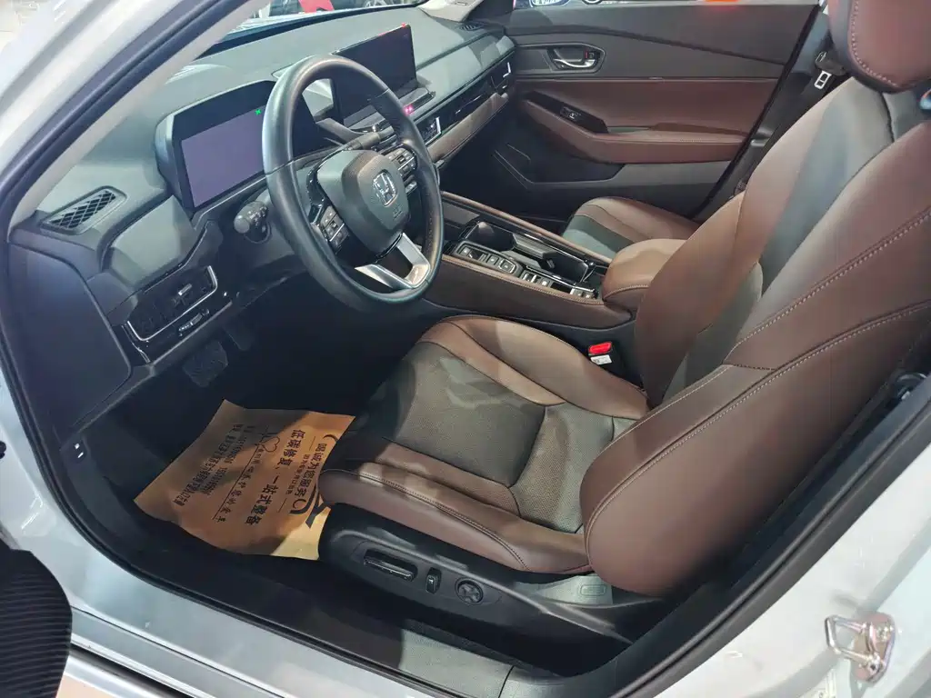 Honda Inspire PHEV — миниатюра 9