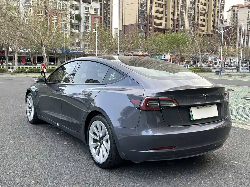 Tesla Model 3 — миниатюра 8