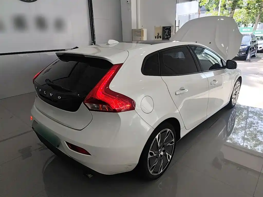 Volvo V40 — миниатюра 7
