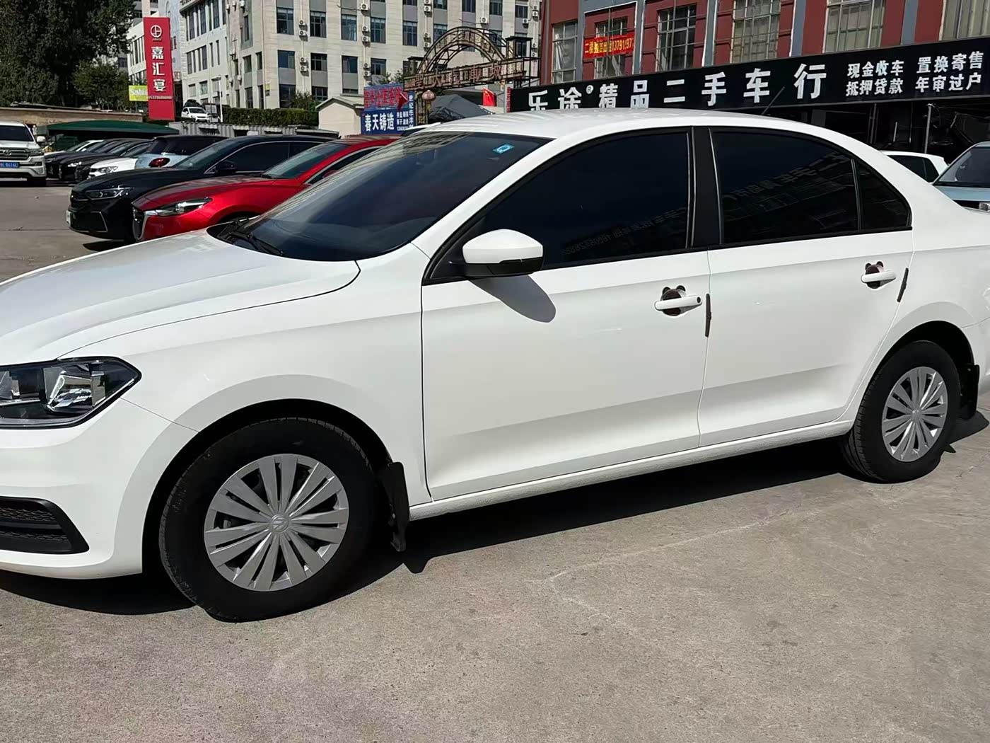 Volkswagen Santana 1.5 л 2021 г. Белый, пробег 40000 км