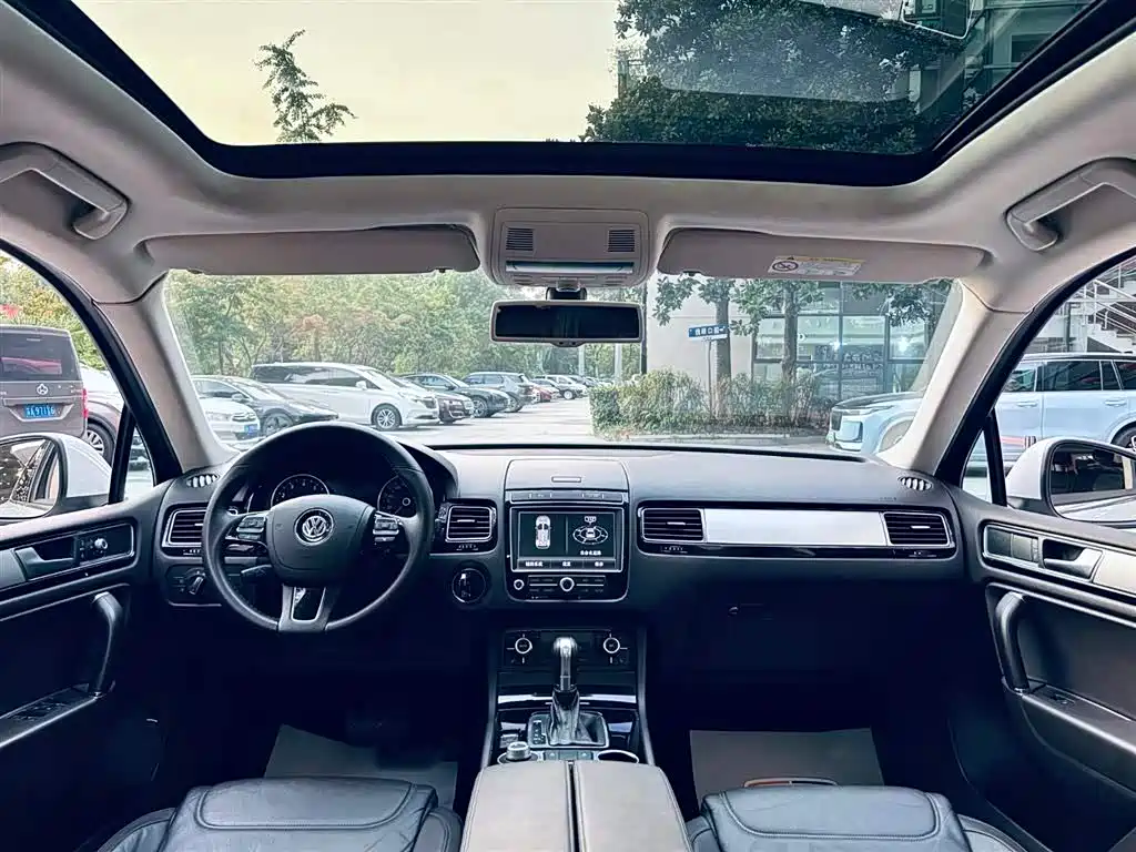 Volkswagen Touareg — миниатюра 16