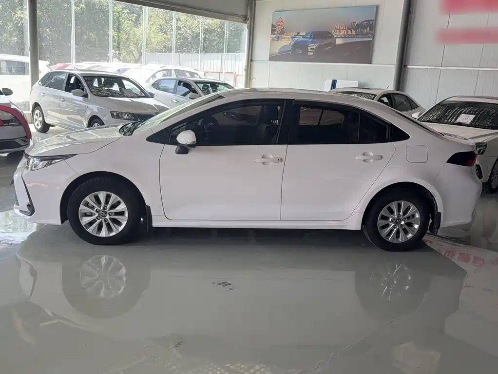 Toyota Corolla — миниатюра 10