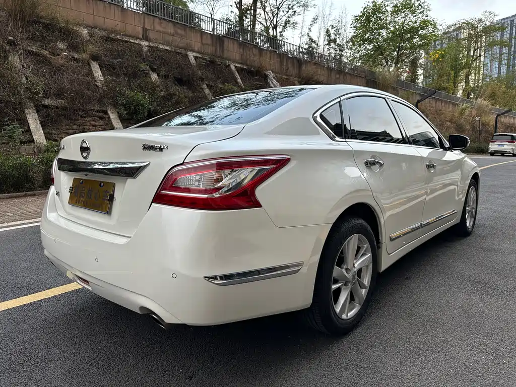 Nissan Altima 2015 2.5L XL Upper