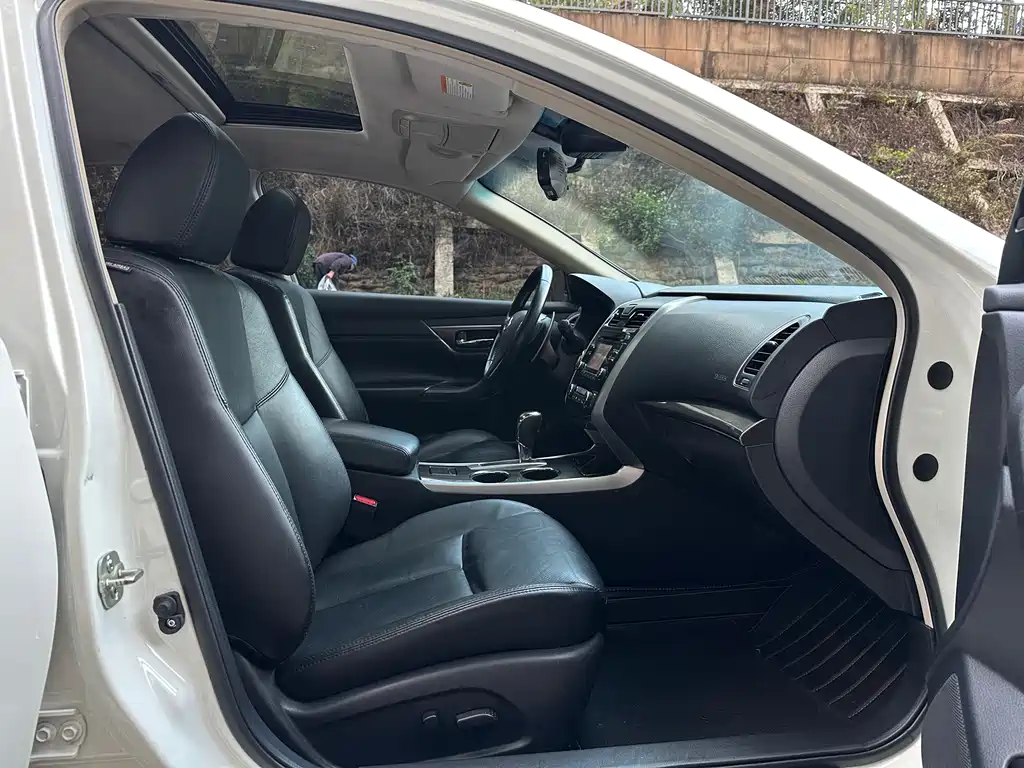 Nissan Altima 2015 2.5L XL Upper