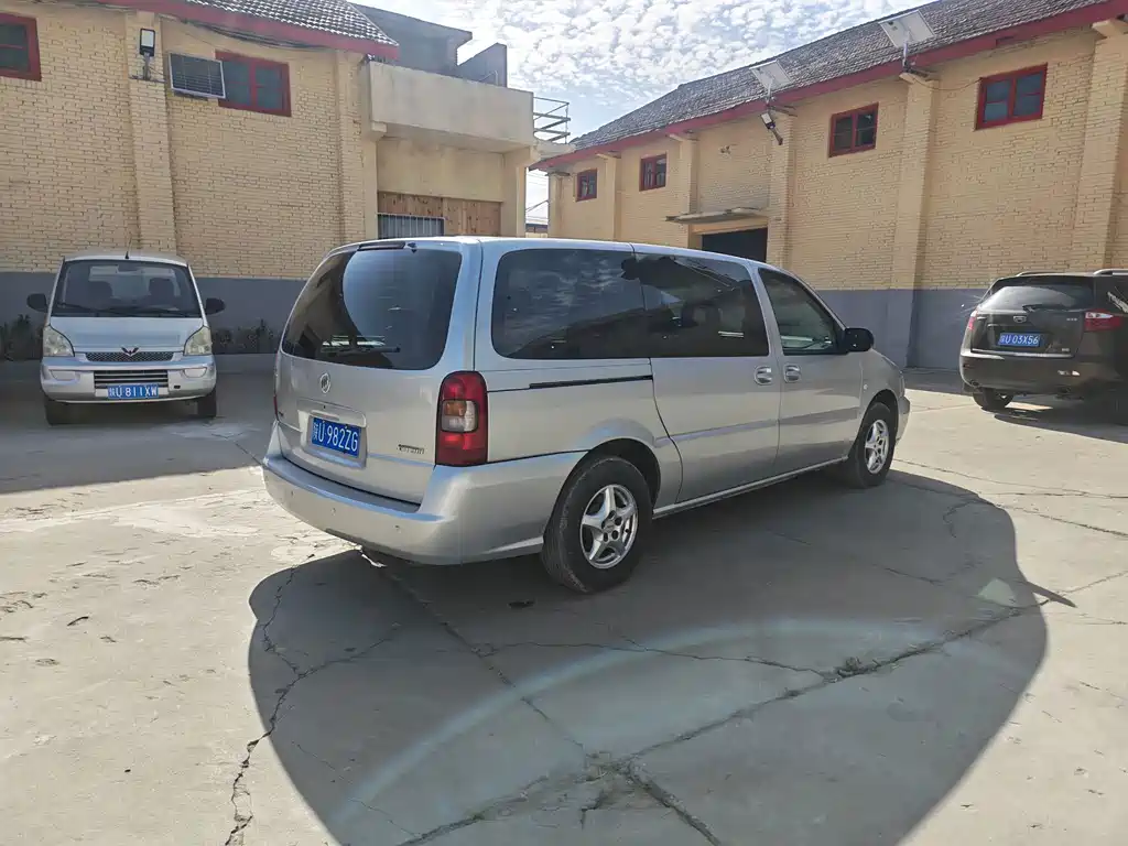 Buick GL8 — миниатюра 5