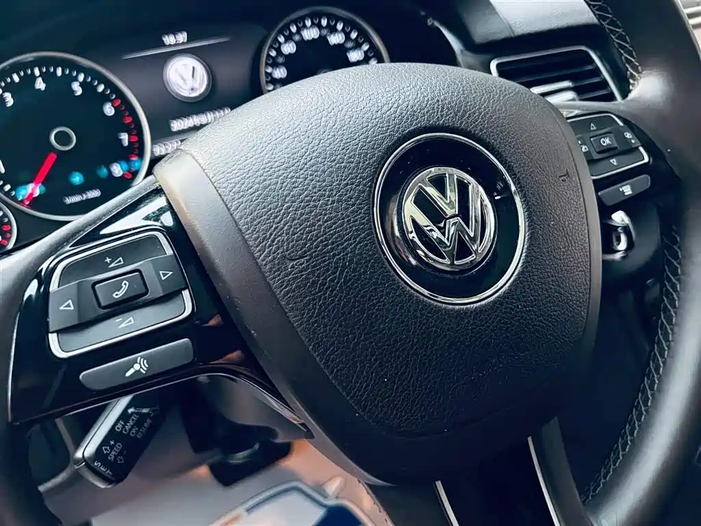 Volkswagen Touareg — миниатюра 9