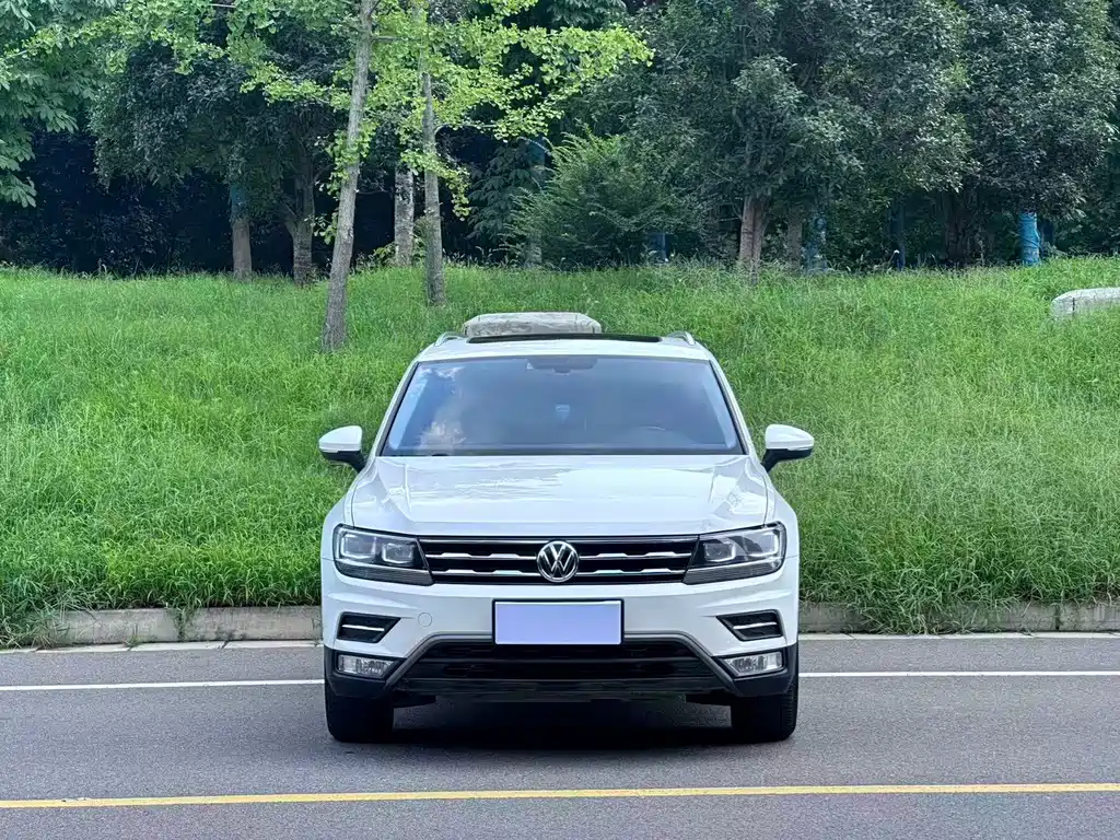 Volkswagen Tiguan L — миниатюра 2