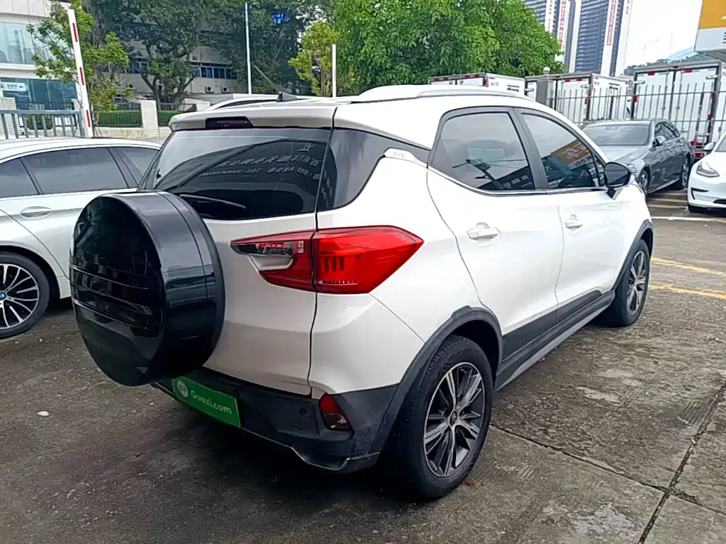 BYD Yuan EV — миниатюра 7