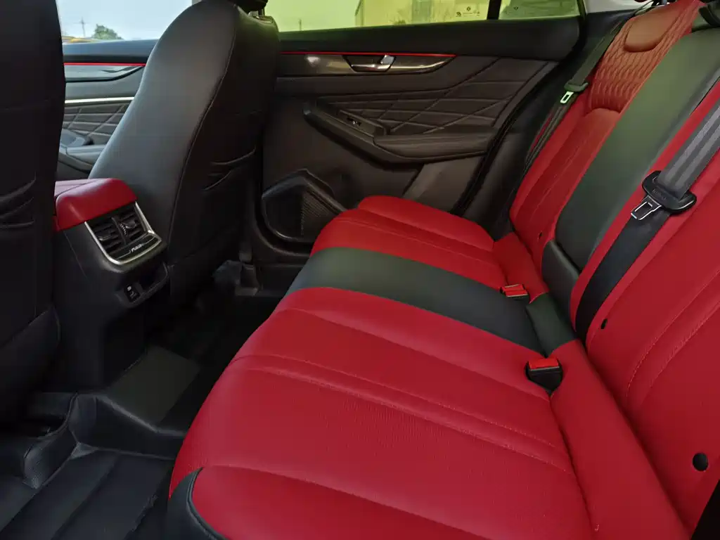 DONGFENG YI HYUN MAX