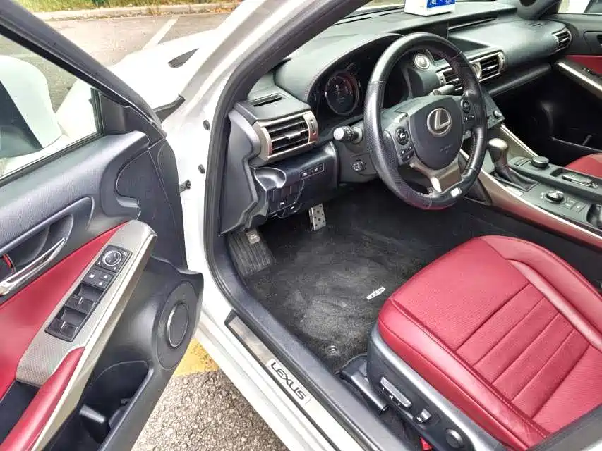 Lexus IS — миниатюра 5