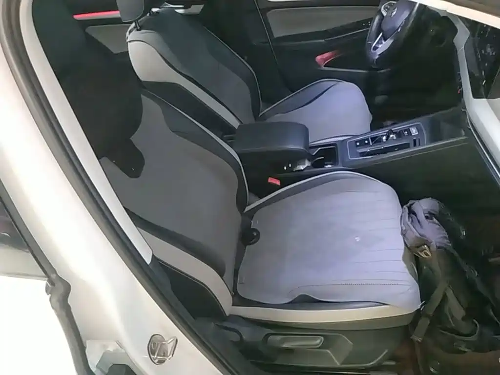 Volkswagen Golf — миниатюра 25