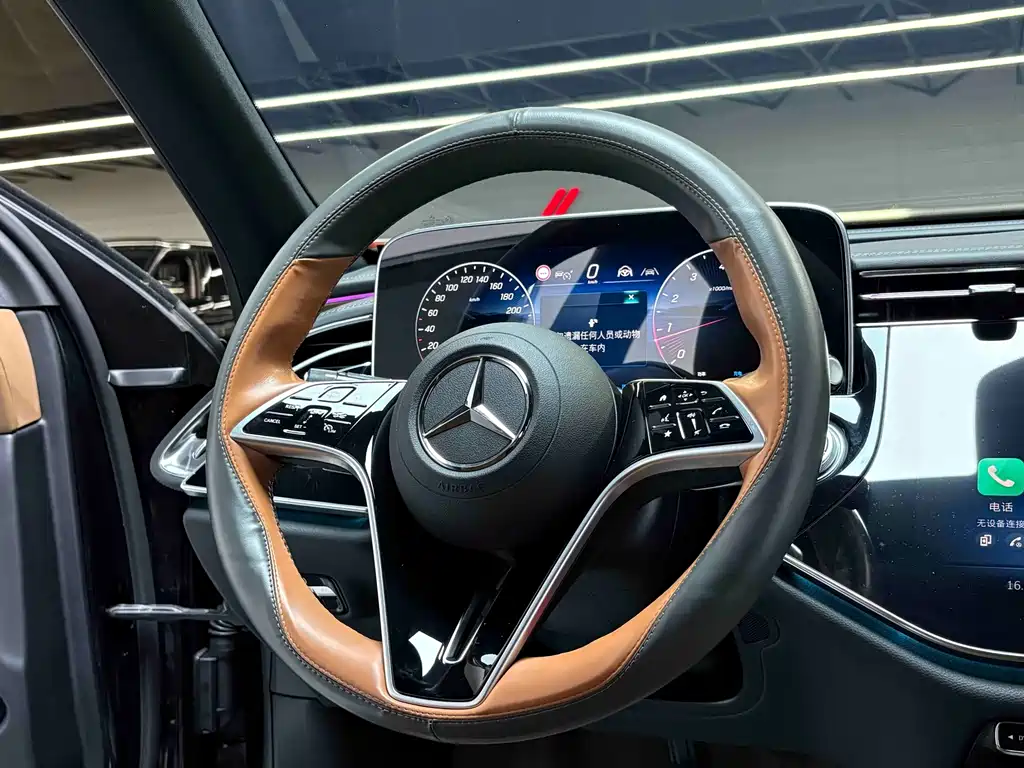 Mercedes-Benz E-Class — миниатюра 11