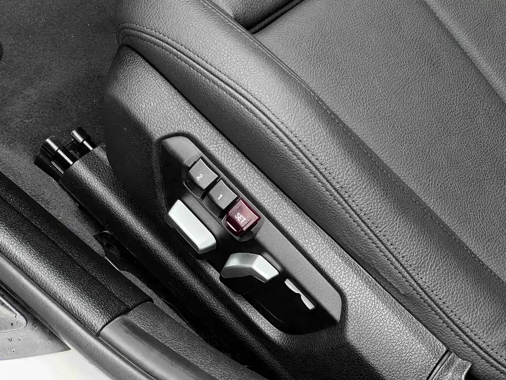 BMW 3 Series — миниатюра 17