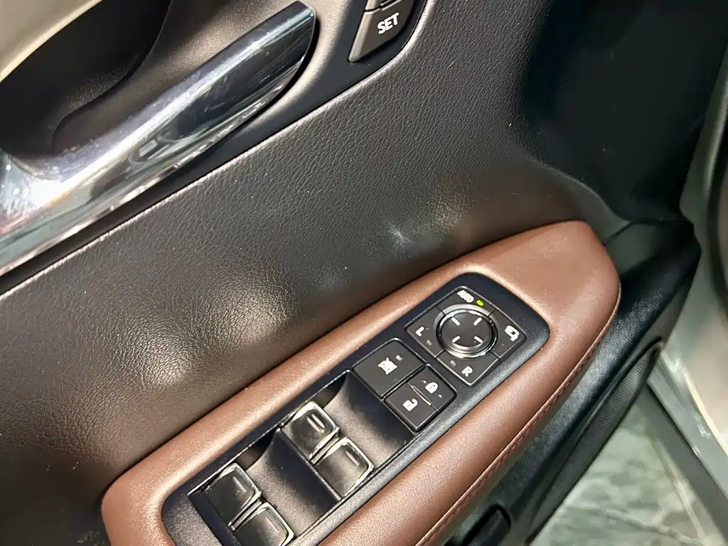 Lexus RX — миниатюра 23