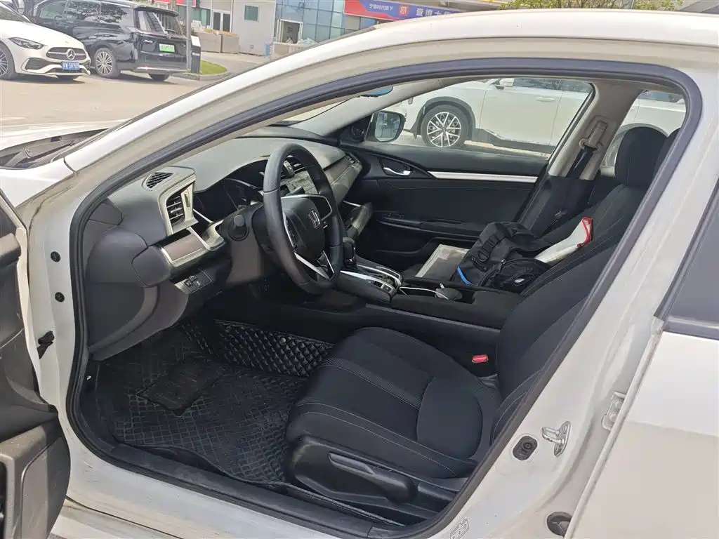 Honda Civic — миниатюра 4