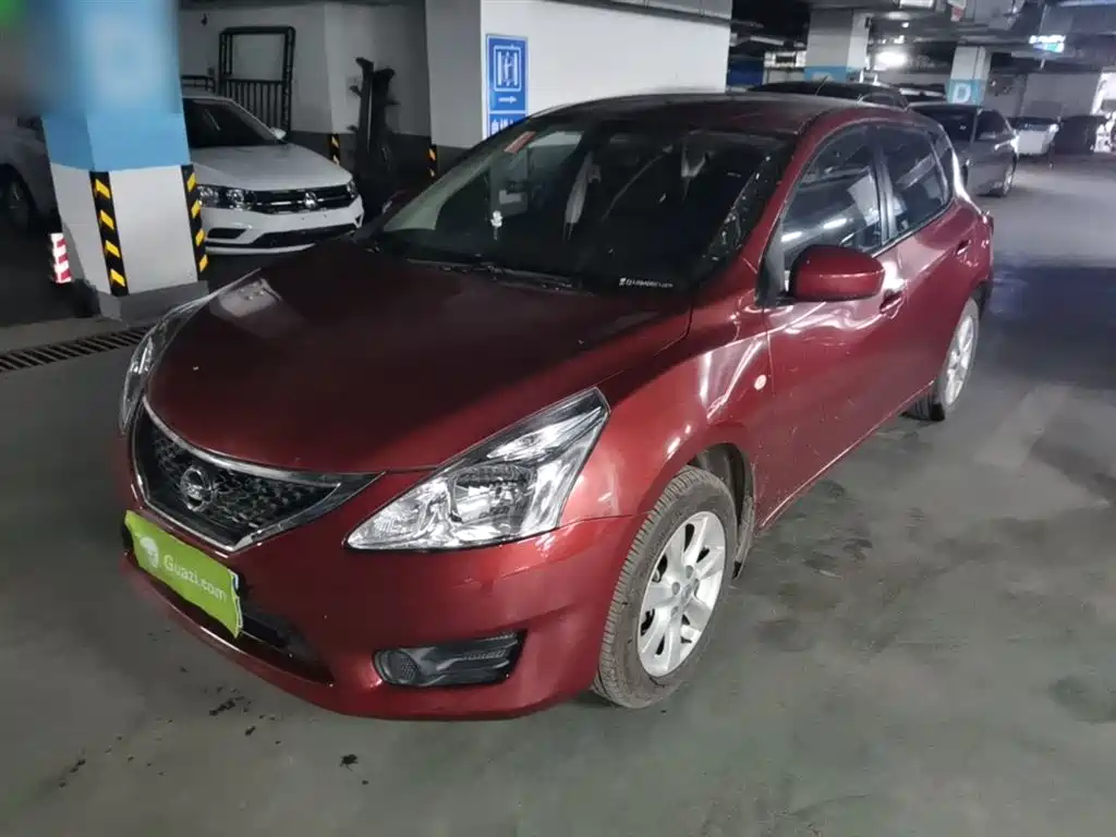Nissan Tiida 2015