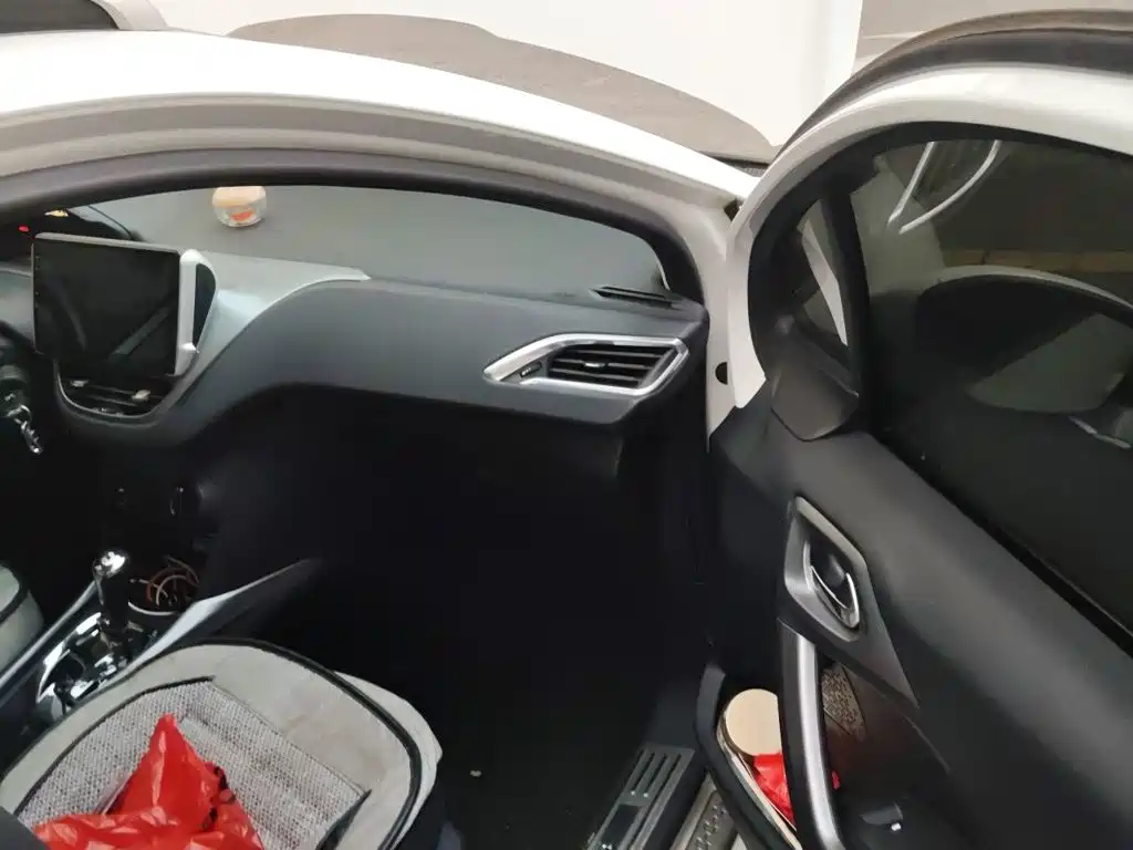 Peugeot 2008 — миниатюра 20