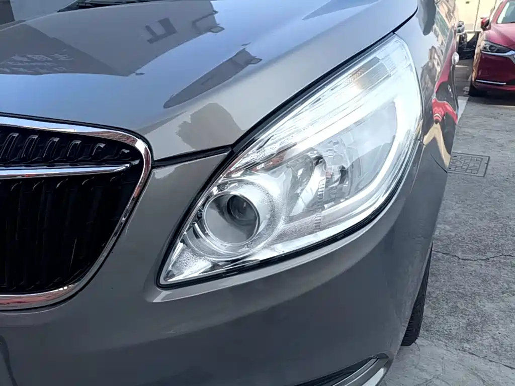 Buick GL8 — миниатюра 24