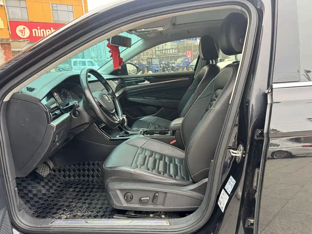 VOLKSWAGEN PASSAT NEW ENERGY