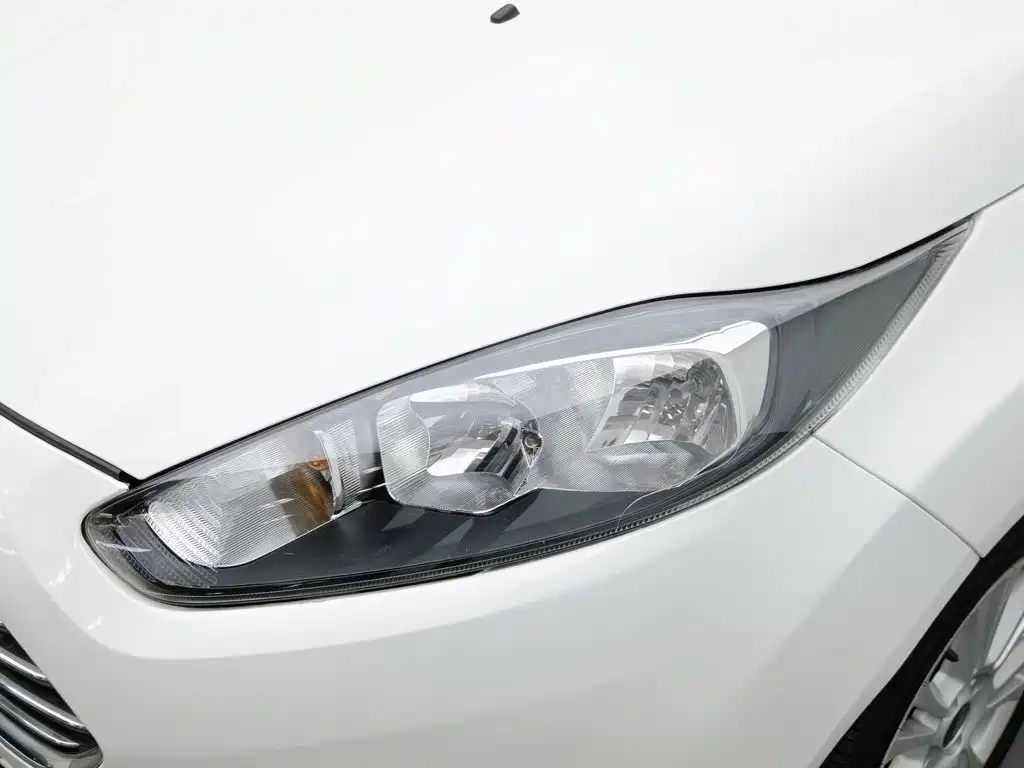 Ford Fiesta — миниатюра 7