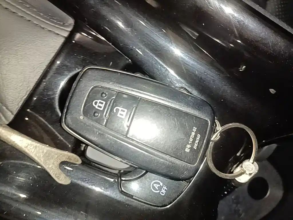 Toyota C-HR — миниатюра 9