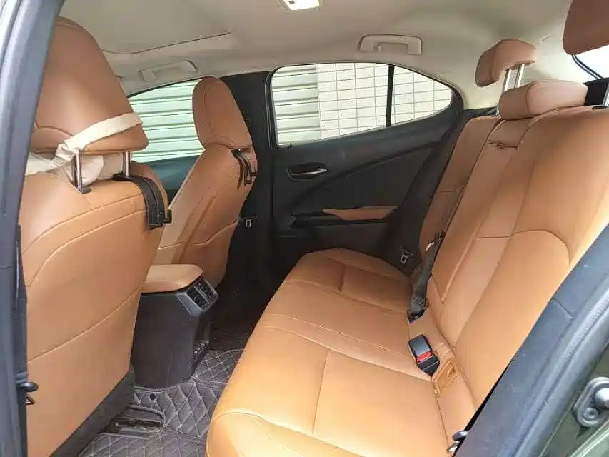 Lexus UX New Energy — миниатюра 5