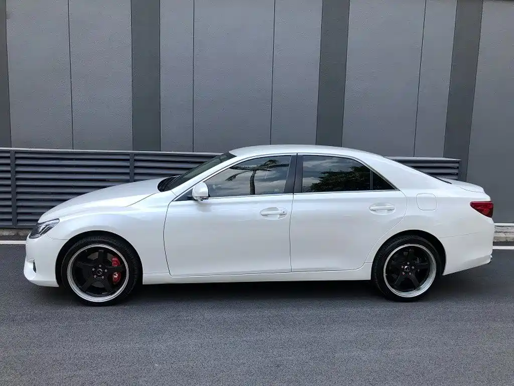 Toyota Reiz — миниатюра 11