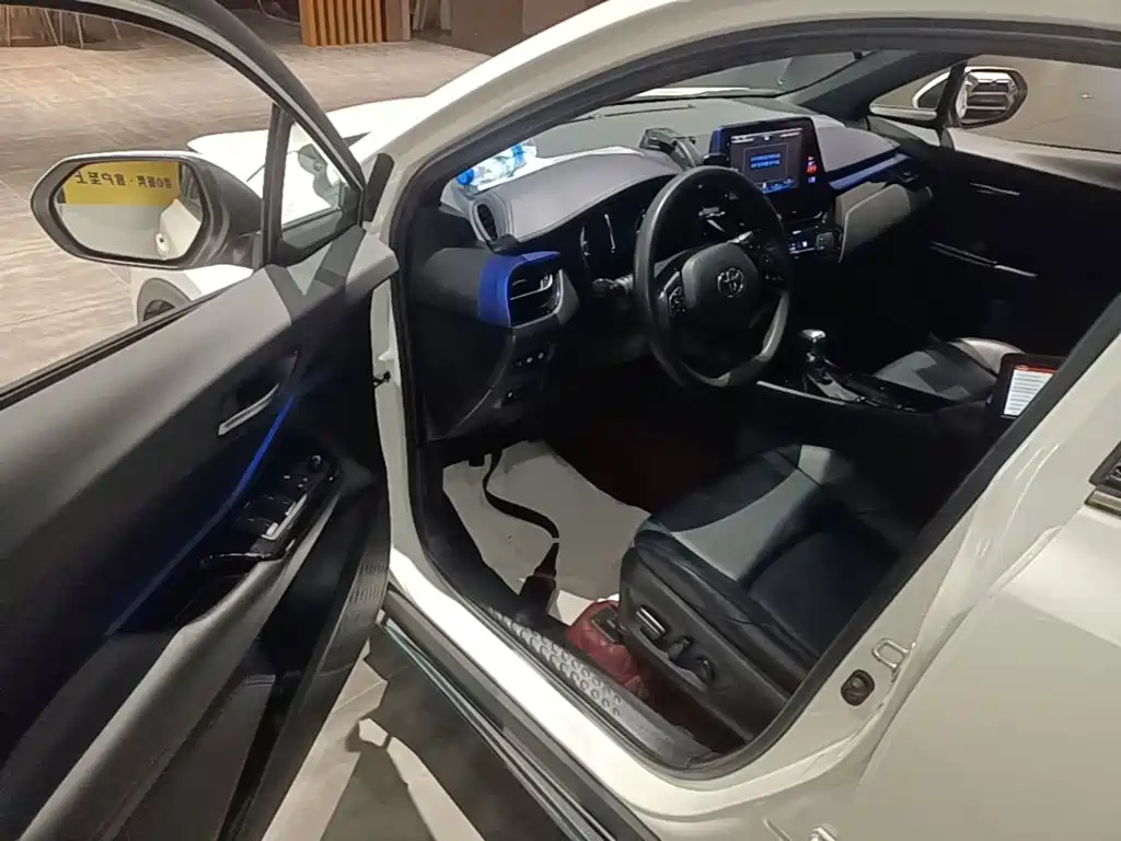Toyota C-HR — миниатюра 16