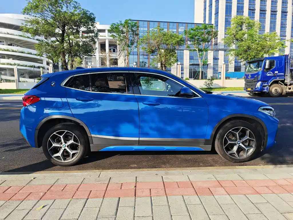BMW X2