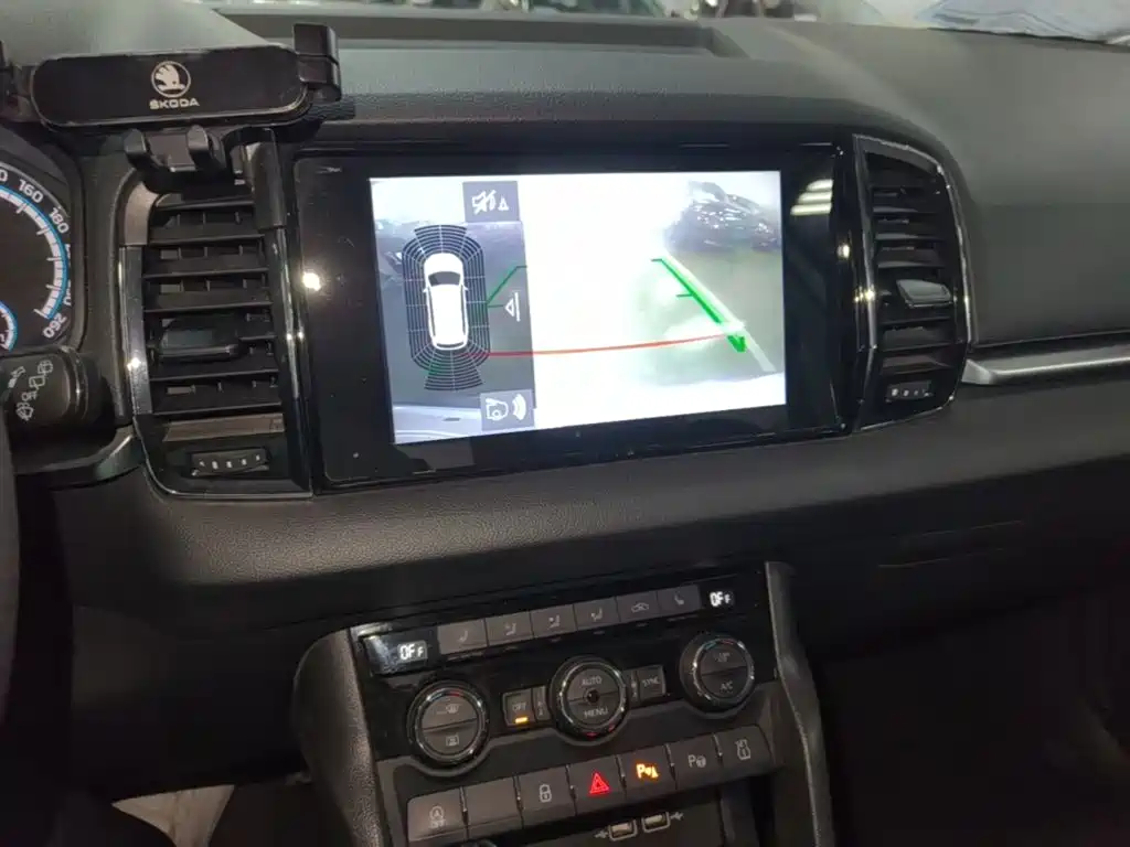 Skoda Karoq — миниатюра 13