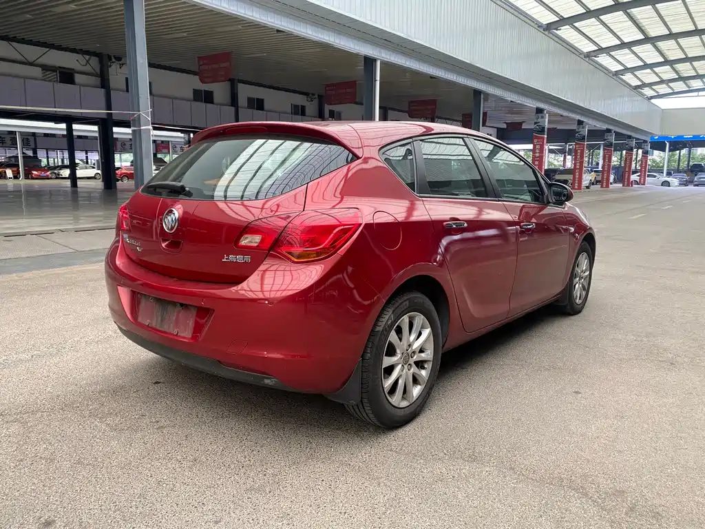 Buick Excelle — миниатюра 7