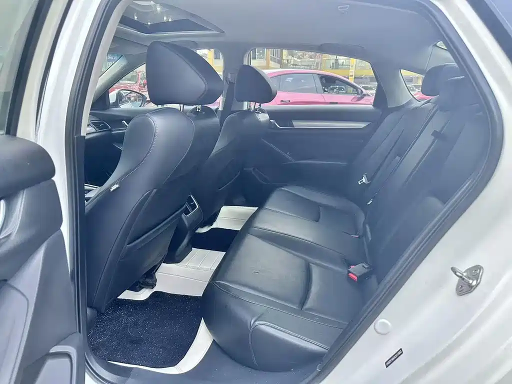 Honda Accord — миниатюра 8